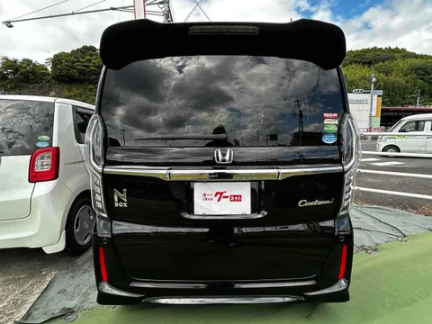 Honda N-BOX Custom