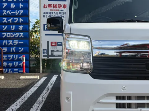Mitsubishi Minicab Van