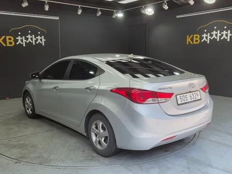 Hyundai Elantra (Avante)