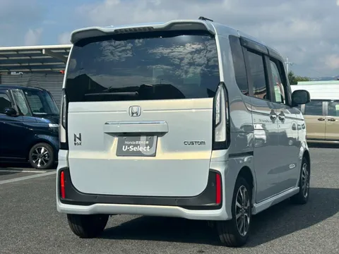 Honda N-BOX Custom
