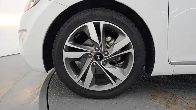 Hyundai Elantra (Avante)