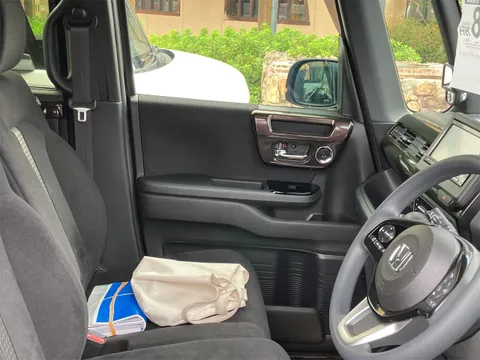 Honda N-BOX Custom