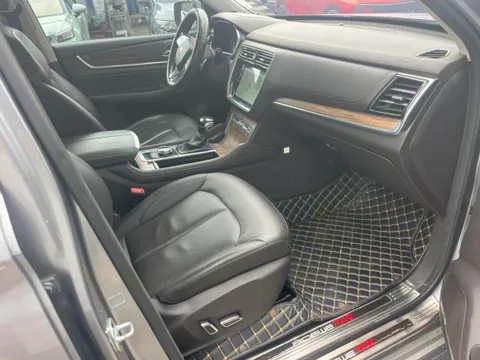 Roewe RX8