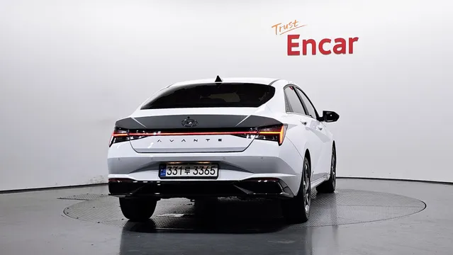 Hyundai Elantra (Avante)