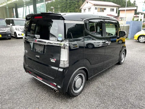 Honda N-BOX Slash