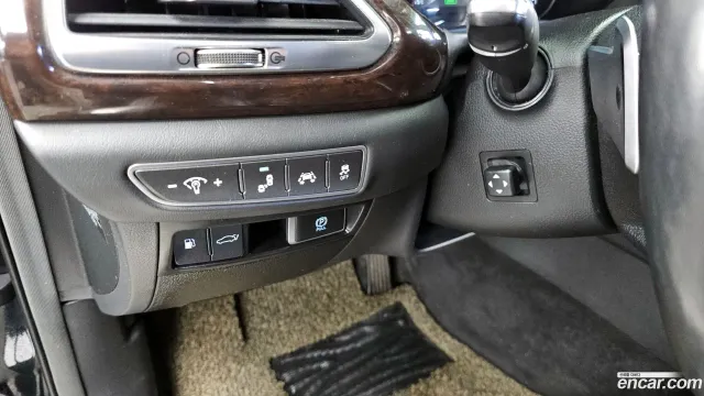 Genesis G90 (EQ900)