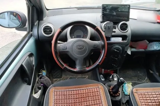 BYD F0