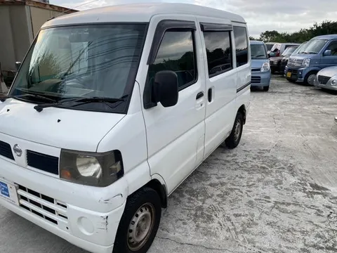 Nissan Clipper Van