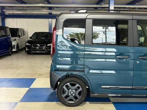 Suzuki Spacia Gear