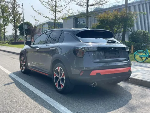 Lynk & Co Lynk & Co 02