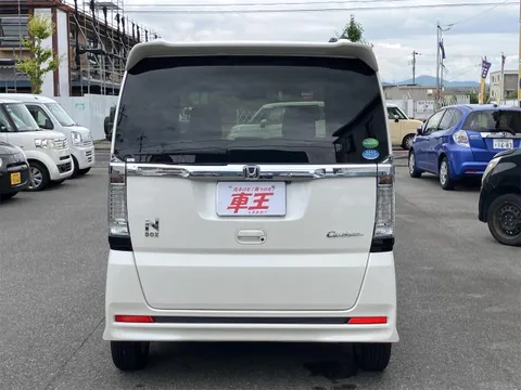 Honda N-BOX Custom