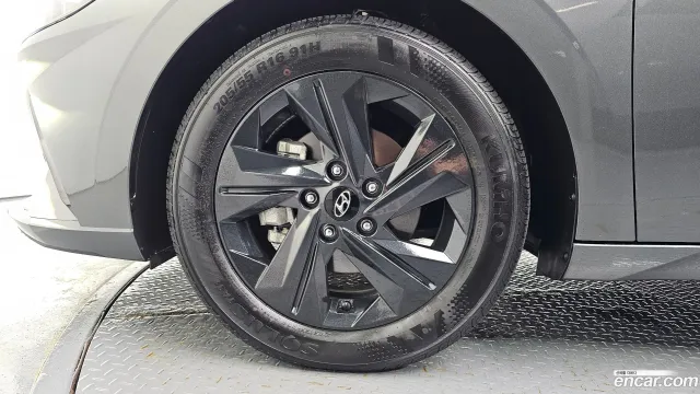 Hyundai Elantra (Avante)
