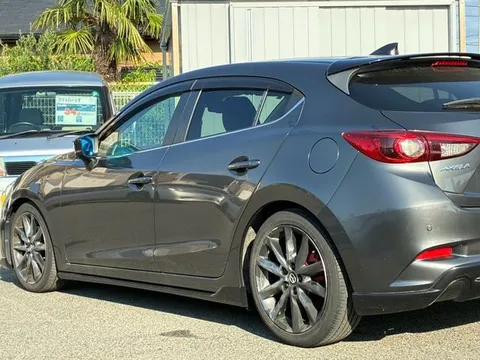 Mazda Axela Sport