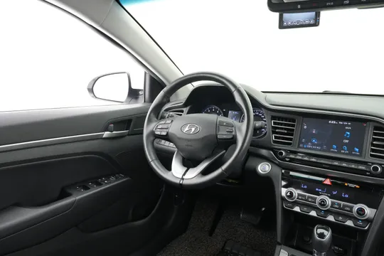 Hyundai Elantra (Avante)