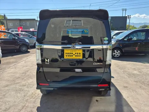 Honda N-BOX Custom