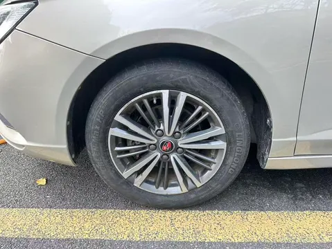 Roewe i5