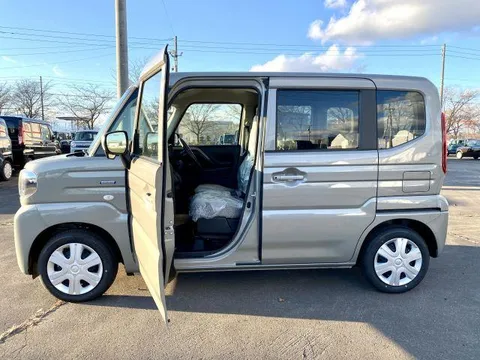 Suzuki Spacia