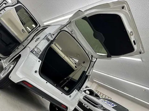 Honda N-BOX Slash