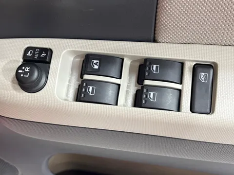 Daihatsu Mira Tocot