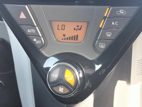 Toyota iQ