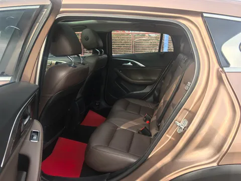 Infiniti QX30