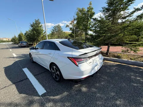 Hyundai Elantra (Avante)