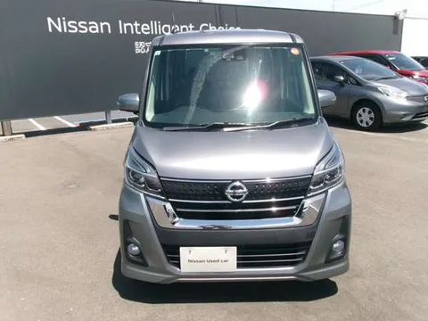 Nissan Dayz Roox