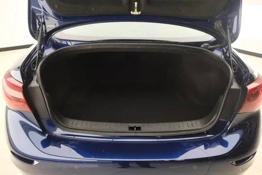 Infiniti Q50L