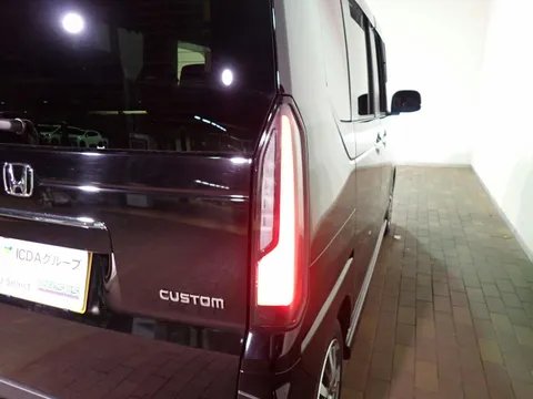 Honda N-BOX Custom