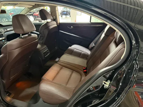 Hongqi H7