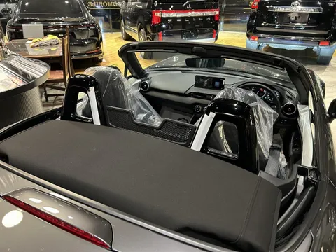 Mazda MX-5 (Roadster)