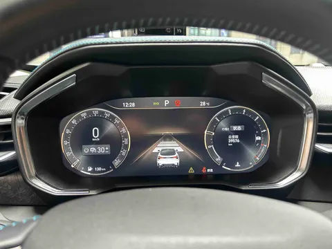 Lynk & Co 05