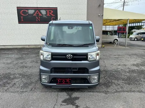 Toyota Pixis Mega