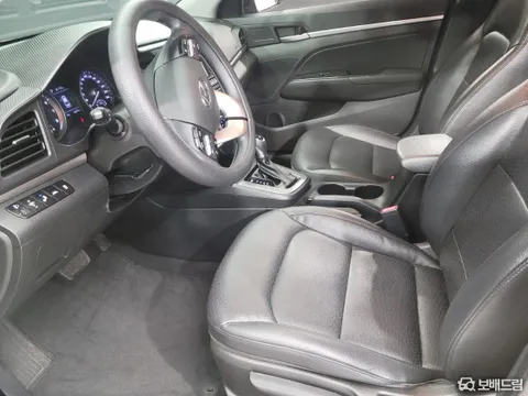Hyundai Elantra (Avante)