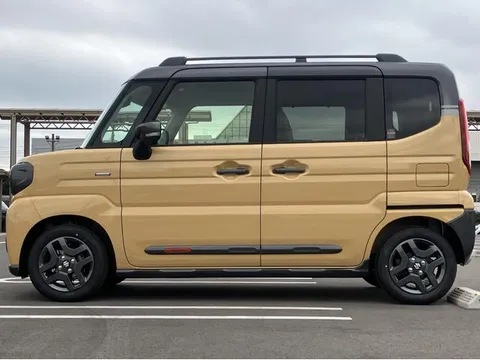 Suzuki Spacia Gear