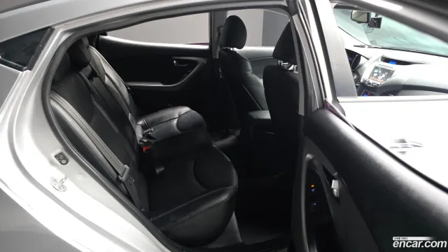 Hyundai Elantra (Avante)