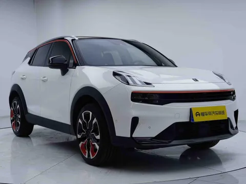 Lynk & Co Lynk & Co 06