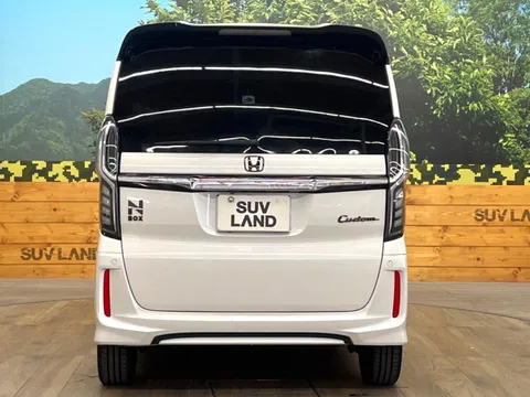 Honda N-BOX Custom
