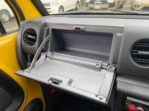 Daihatsu Naked