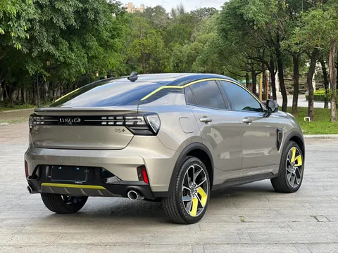 Lynk & Co 05