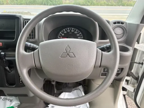 Mitsubishi Minicab Van