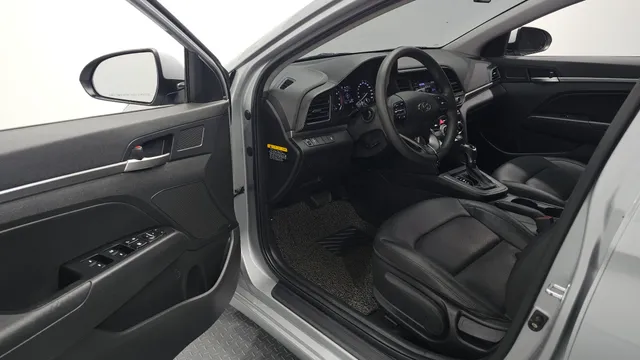 Hyundai Elantra (Avante)