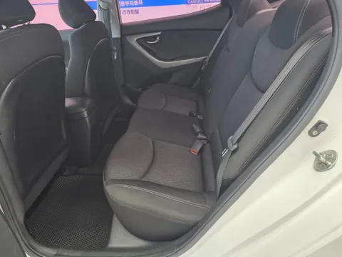 Hyundai Elantra (Avante)