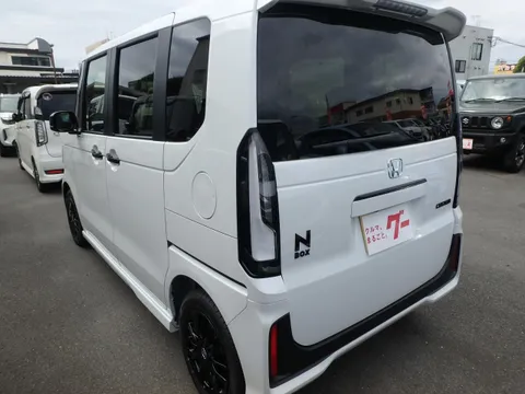 Honda N-BOX Custom