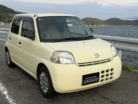 Daihatsu Esse