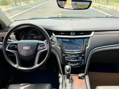 Cadillac XTS