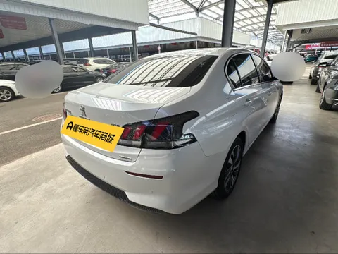 Peugeot 408