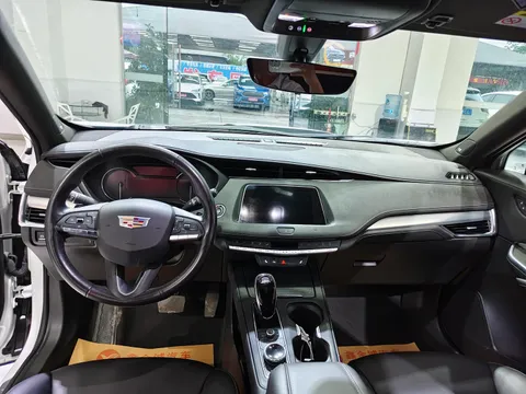 Cadillac XT4