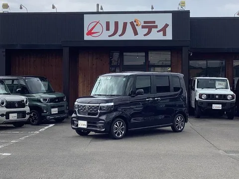Honda N-BOX Custom