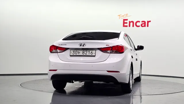 Hyundai Elantra (Avante)